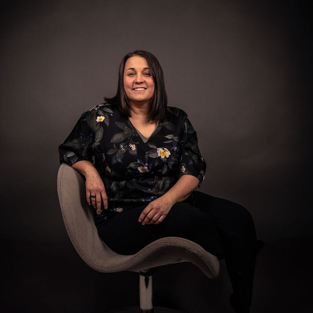 Jenni värianalyytikko. Kuva: Ainoa Studio & Work