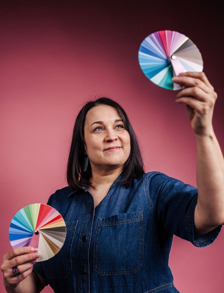 Studio Valloittava Jenni Värianalyysi Järvenpää Uusimaa