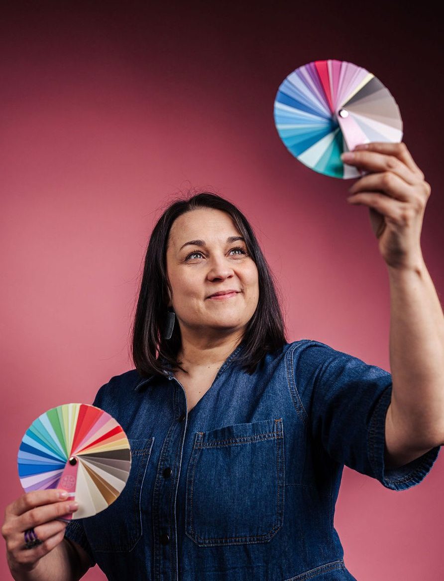 Studio Valloittava Jenni Värianalyysi Järvenpää Uusimaa